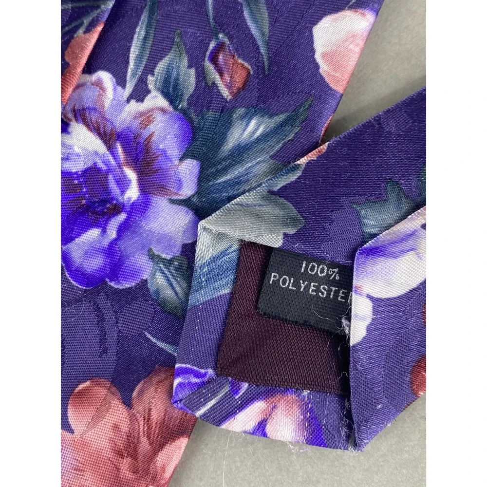 VTG Manhattan Mens Neck Tie Floral Purple Rose Printed Made in USA 58x4 Classic